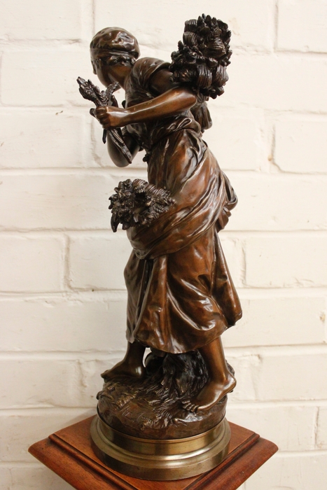 Bronze statue signed by Hipolyte Moreau