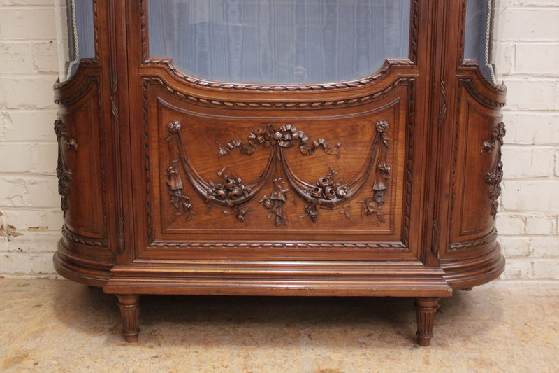 Eexceptional rounded Louis XVI display cabinet by BELLANGER PARIS