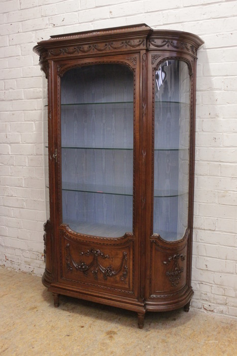 Eexceptional rounded Louis XVI display cabinet by BELLANGER PARIS