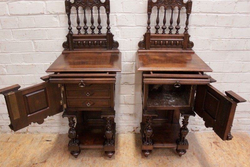 Exceptional 4 pc. renaissance bedroom in walnut