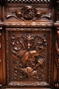 Renaissance style Cabinet in Walnut, italie 19th century