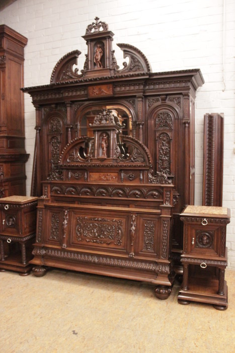 EXCEPTIONAL MONUMENTAL WALNUT RENAISSANCE BEDROOM