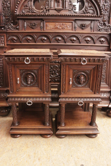 EXCEPTIONAL MONUMENTAL WALNUT RENAISSANCE BEDROOM