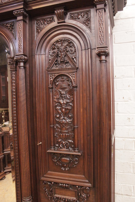 EXCEPTIONAL MONUMENTAL WALNUT RENAISSANCE BEDROOM