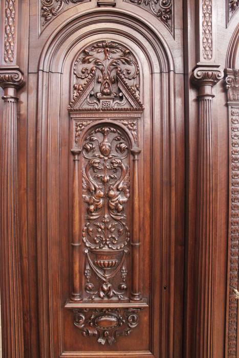 EXCEPTIONAL MONUMENTAL WALNUT RENAISSANCE BEDROOM