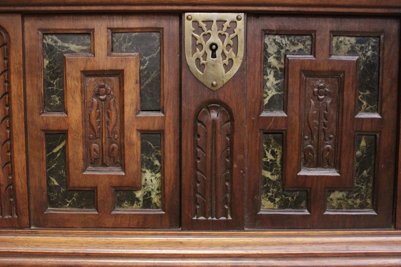 Exceptional renaissance table trunk in walnut and marble