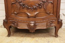 Louis XV/Art nouveau style Display cabinet in Walnut, France 1900