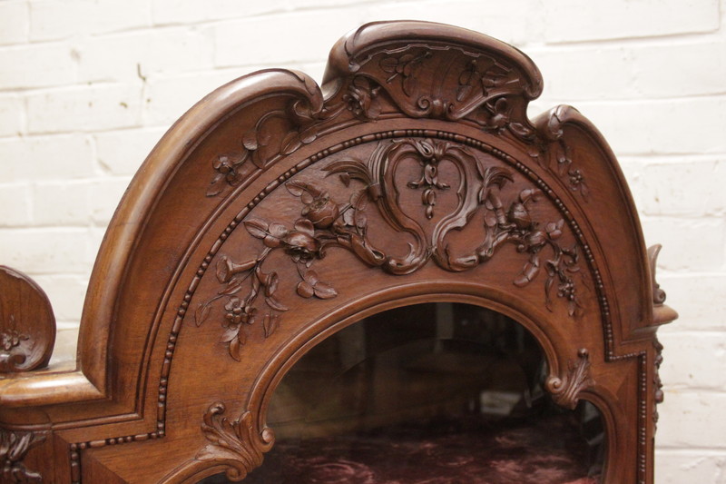 Exceptional walnut bombe display cabinet Louis XV/Art nouveau