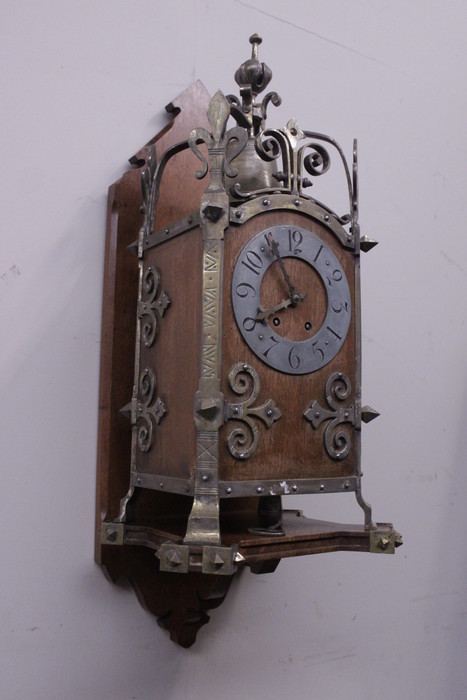 Gothic Clock in walnut and bronze