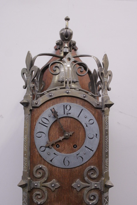 Gothic Clock in walnut and bronze