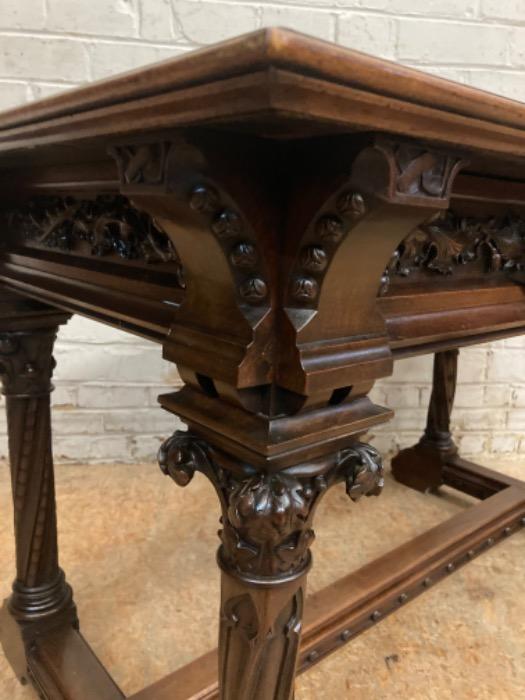 Gothic desk table in walnut