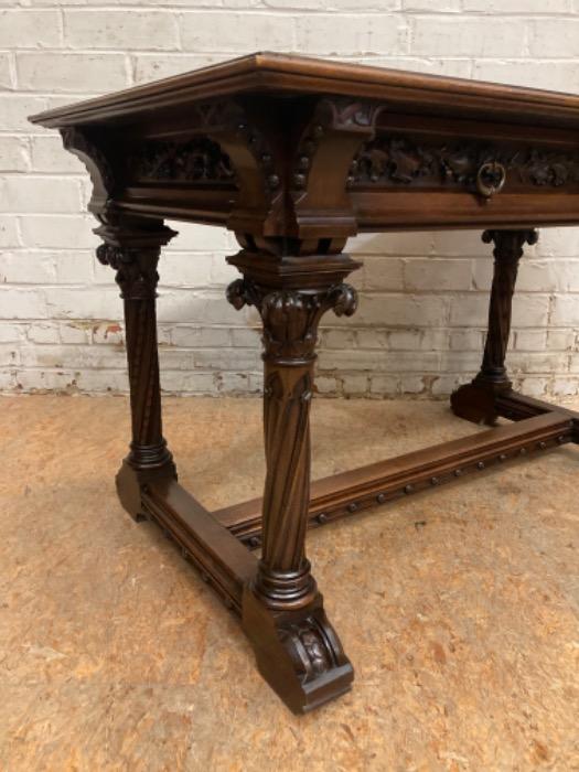 Gothic desk table in walnut