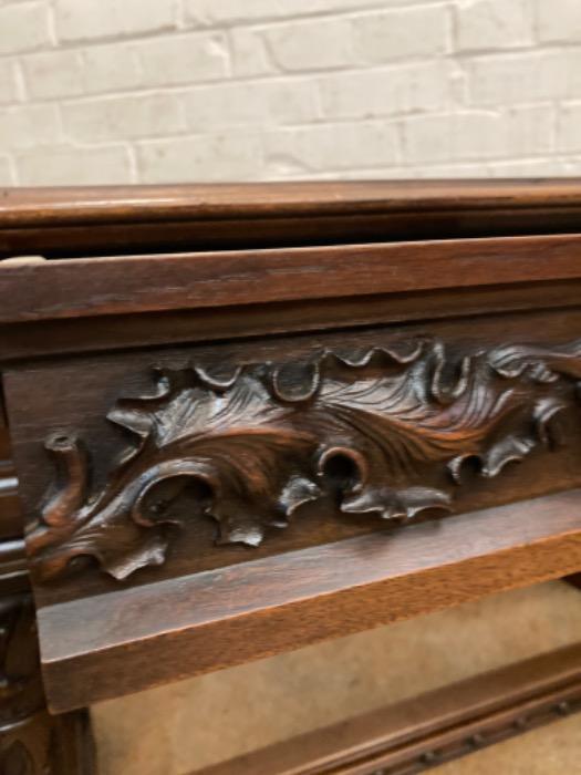 Gothic desk table in walnut