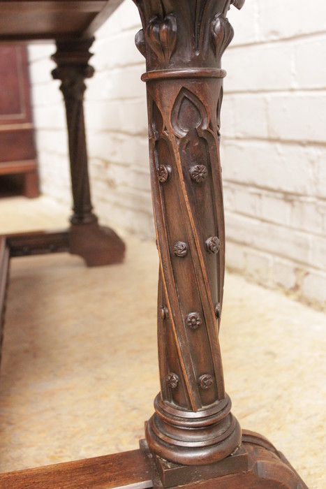 Gothic desk table in walnut