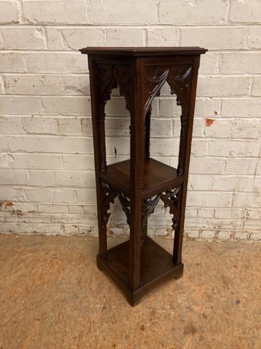 Gothic pedestal in walnut