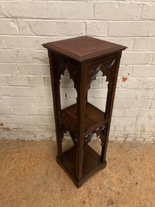 Gothic pedestal in walnut