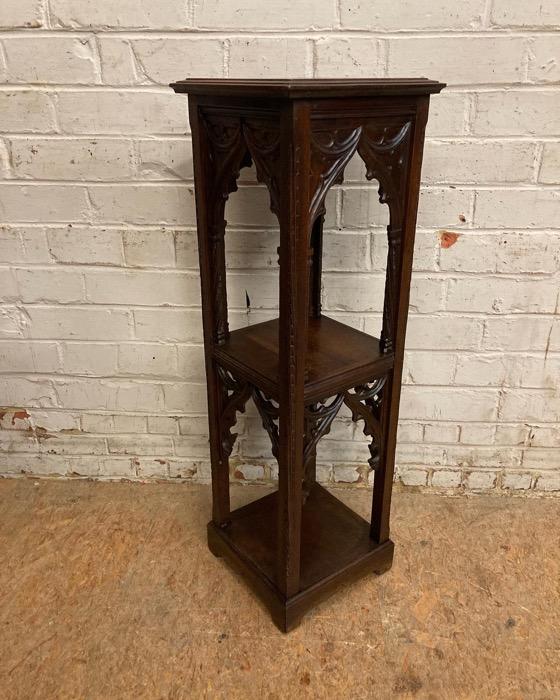 Gothic pedestal in walnut