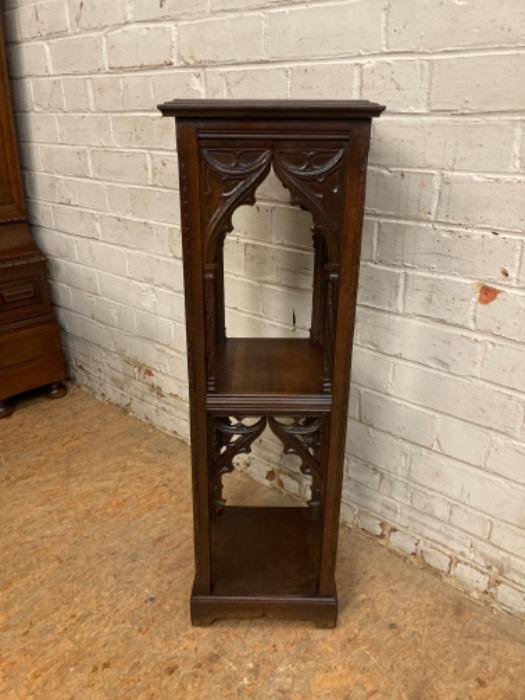 Gothic pedestal in walnut