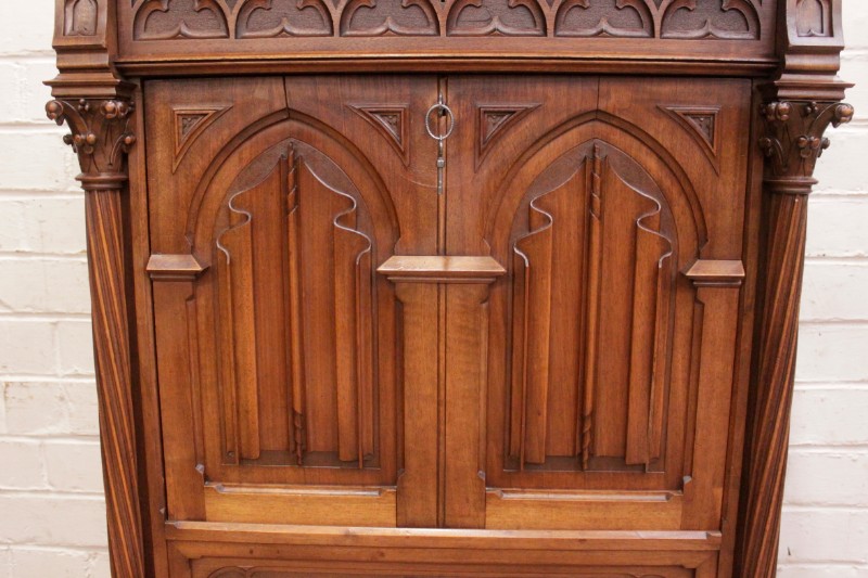 Gothic Secretary desk in walnut with marble top