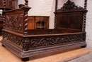 Hunt style Canopy bed in Oak, France 19th century