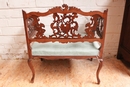 Louis XV style bench in Walnut, France 19th century