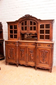 Louis XV Cabinet with cherubs and beveled glass