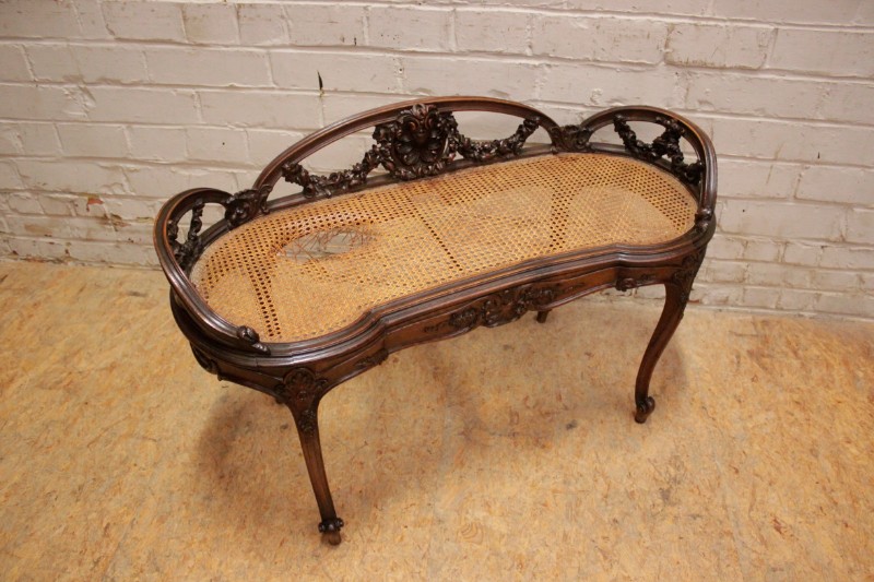 19th Century French Louis XV Walnut Canape