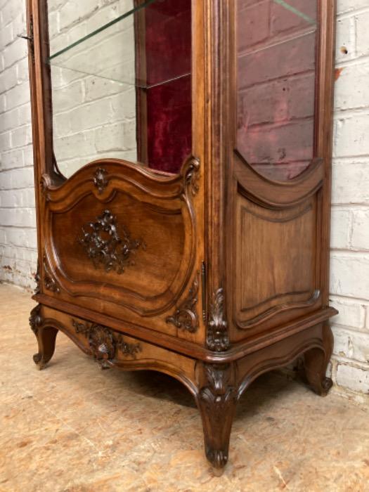 Louis XV display cabinet in walnut