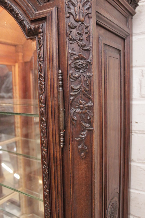 Louis XV display cabinet in walnut