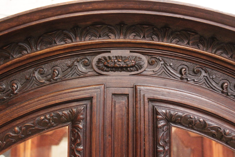 Louis XV display cabinet in walnut