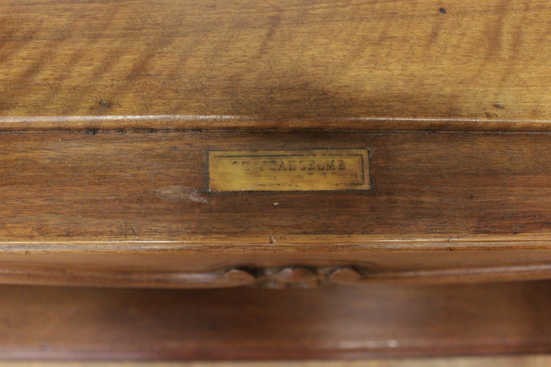 Louis XV Display cabinet in walnut signed Jeanselme Paris