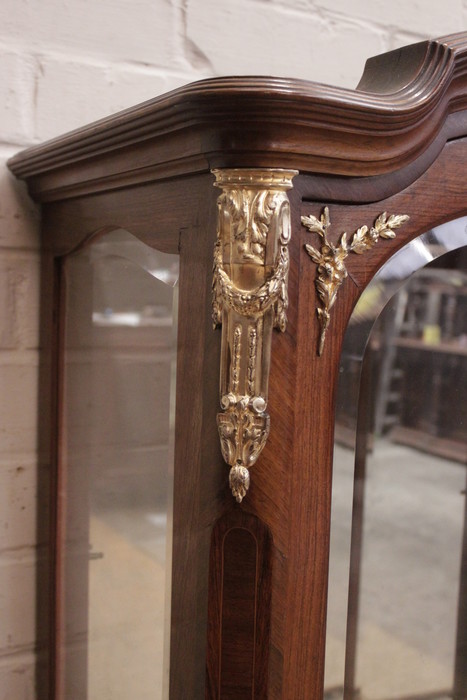 Louis XV Display cabinet with bronze