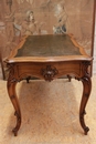 Louis XV style Desk in Walnut, France 19th century