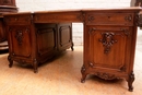 Louis XV style Desk in Walnut, France 19th century