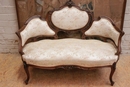 Louis XV style Sofa in Walnut, France 19th century