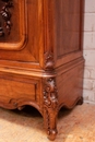 Louis XV style Bookcase in Walnut, France 19th century