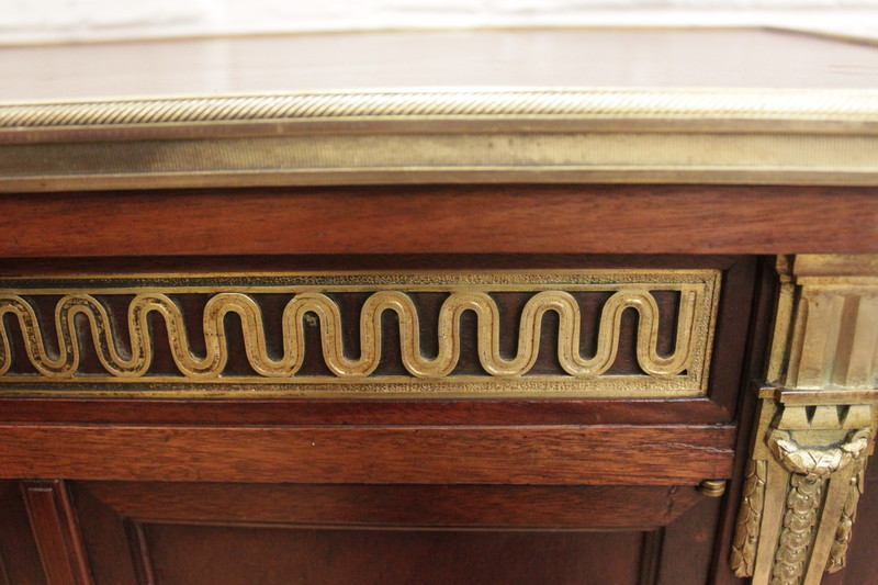 Louis XVI cabinet with drawers and fine bronze