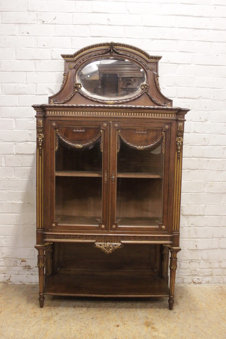 Louis XVI display cabinet in walnut with gilt accents