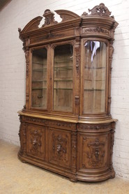 Monumental bombe renaissance bookcase in oak