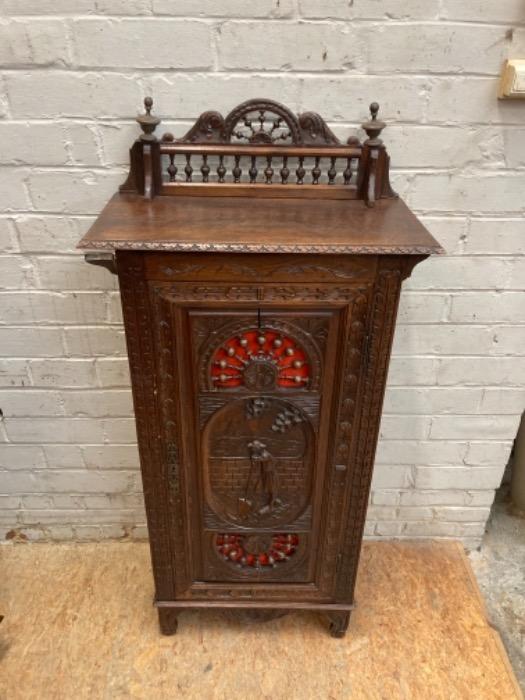 Narrow Breton cabinet in oak