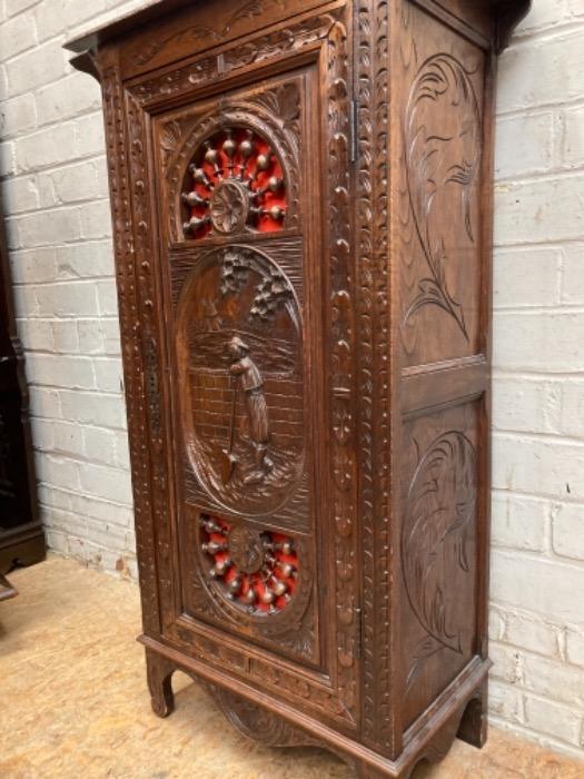 Narrow Breton cabinet in oak