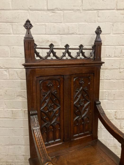 Narrow gothic hall bench in oak