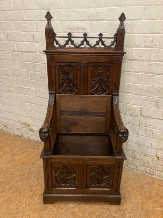 Narrow gothic hall bench in oak