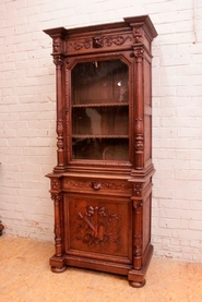 Narrow hunt cabinet in oak