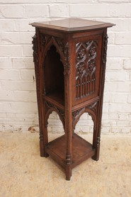 Oak gothic pedestal