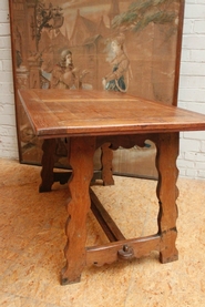 Oak spanish table