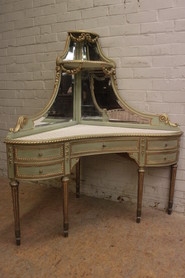 Paint Louis XVI corner cabinet