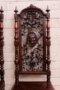 Renaissance style Chairs in Walnut, France 19th century