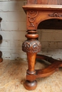 style Display cabinets in Walnut, England 19th century