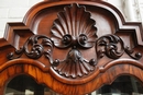 style Display cabinets in Walnut, England 19th century